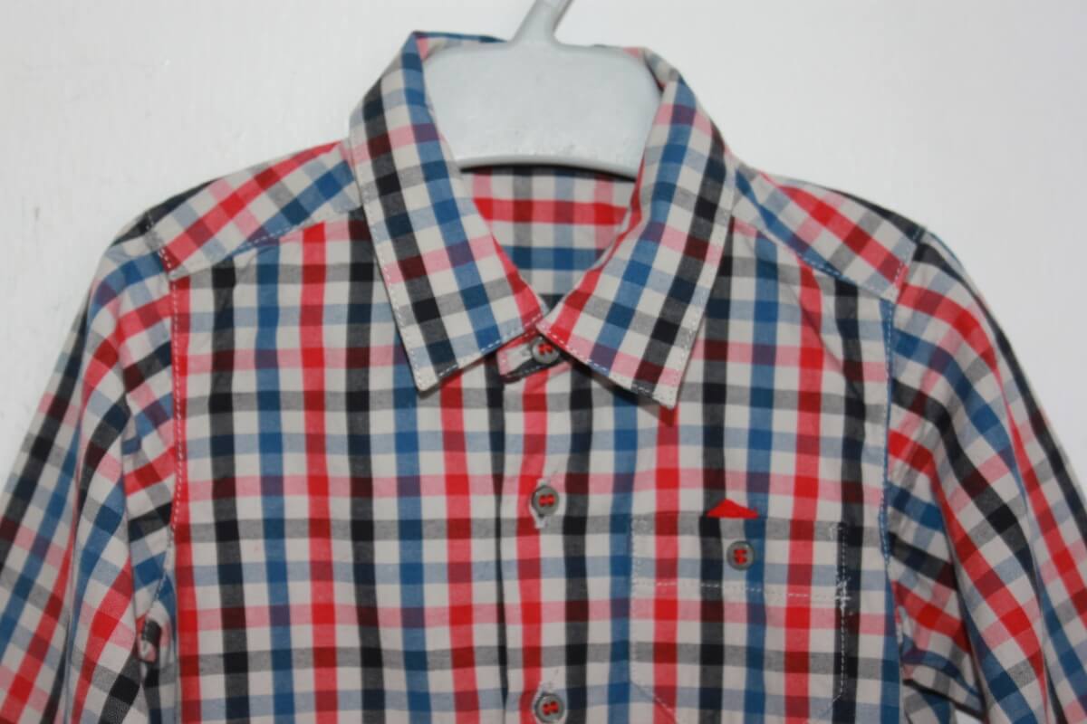 preloved katoenen geruit overhemd in multicolour met lange mouwen van petit bateau voor een baby jongen in maat 68