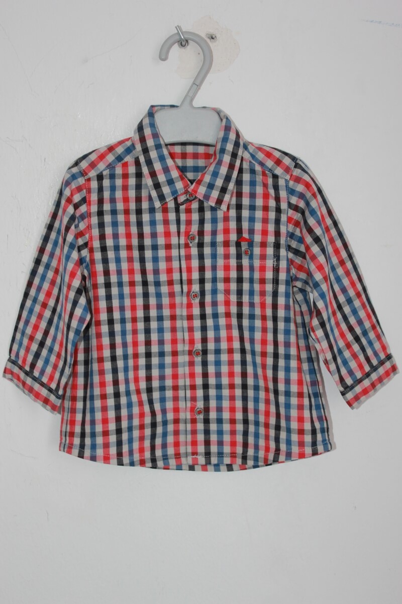 preloved katoenen geruit overhemd in multicolour met lange mouwen van petit bateau voor een baby jongen in maat 68