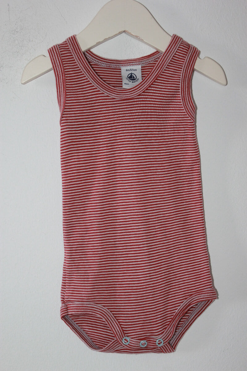 preloved unisex katoenen rood-ecru gestreepte mouwloze romper van petit bateau in maat 68