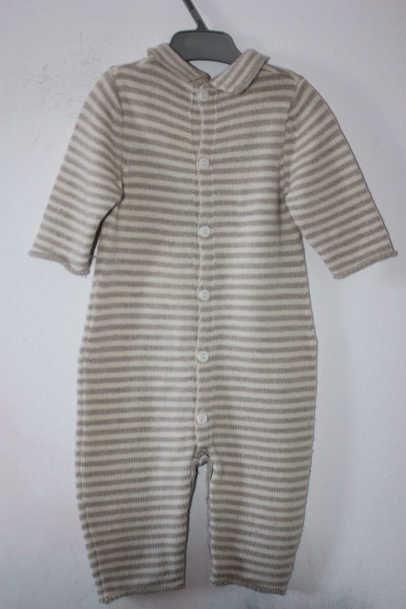 tweedehands unisex wollen grijs-ecru gestreepte jumpsuit met lange mouwen van petit bateau in maat 68