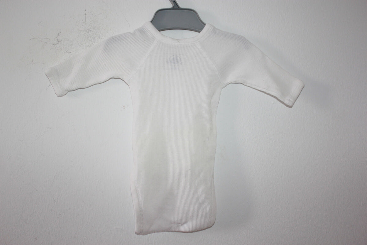 preloved katoenen witte overslagromper met lange mouwen en blauwe zeilboot van petit bateau in maat 50 voor een baby jongen