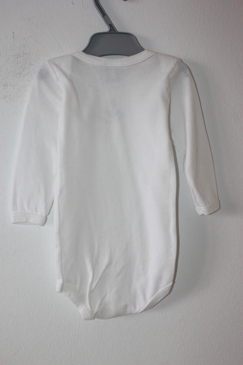 preloved katoenen witte romper met grijs aner en lange mouwen van petit bateau, maat 68 voor een baby jongen