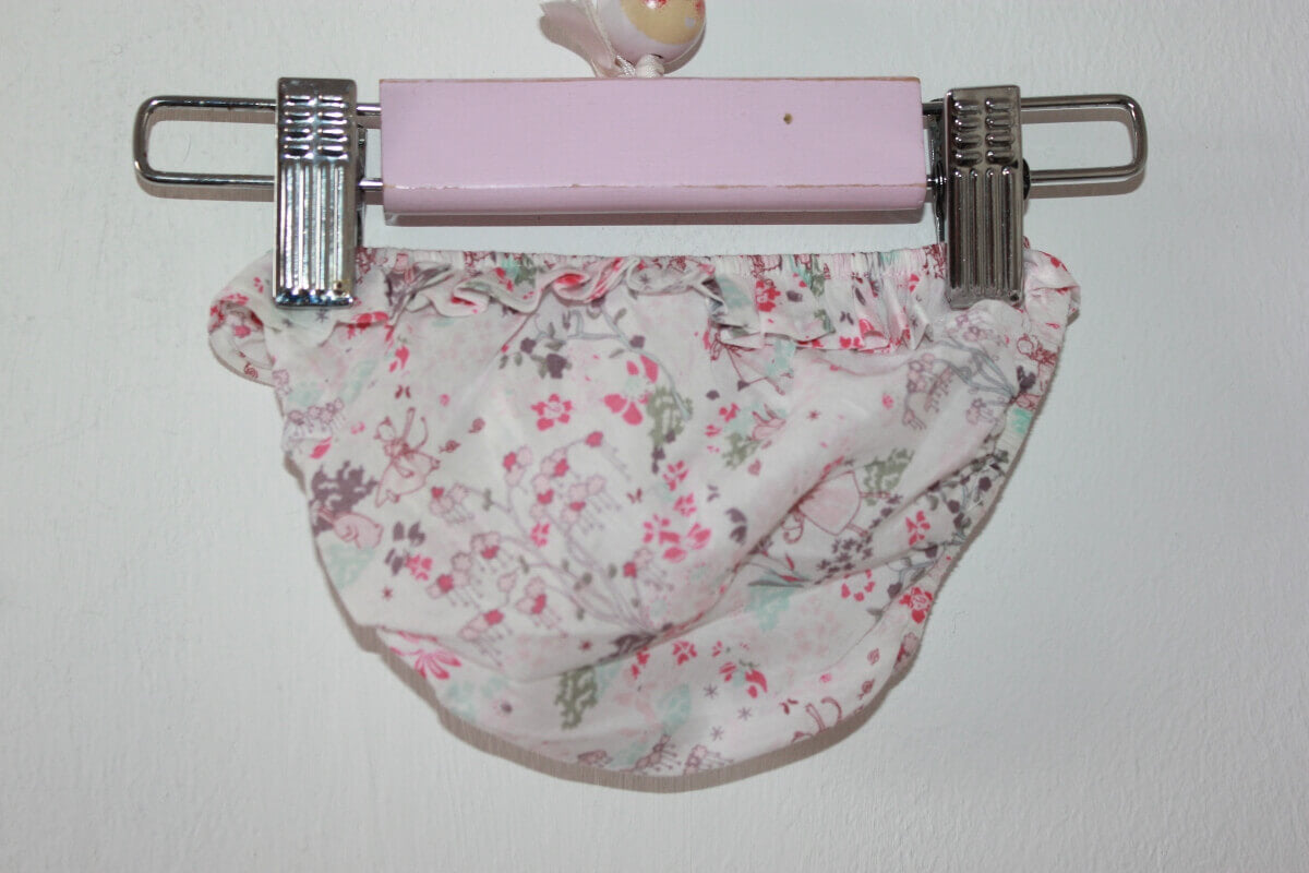 tweedehands katoenen gebloemde zwembroek in multicolour met volant van petit bateau in maat 62 voor een baby meisje