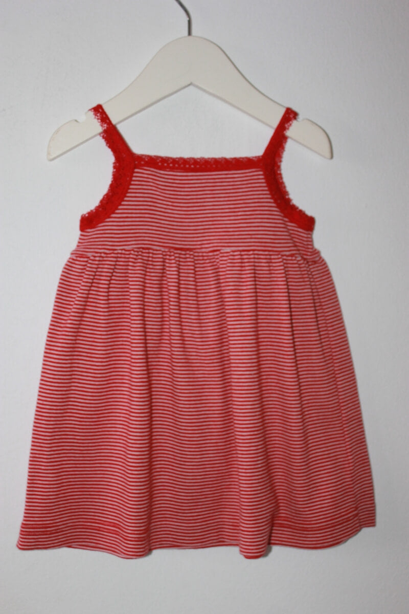 tweedehands katoenen zomerse rood-wit gestreepte jurk met schouderbandjes van petit bateau in maat 62