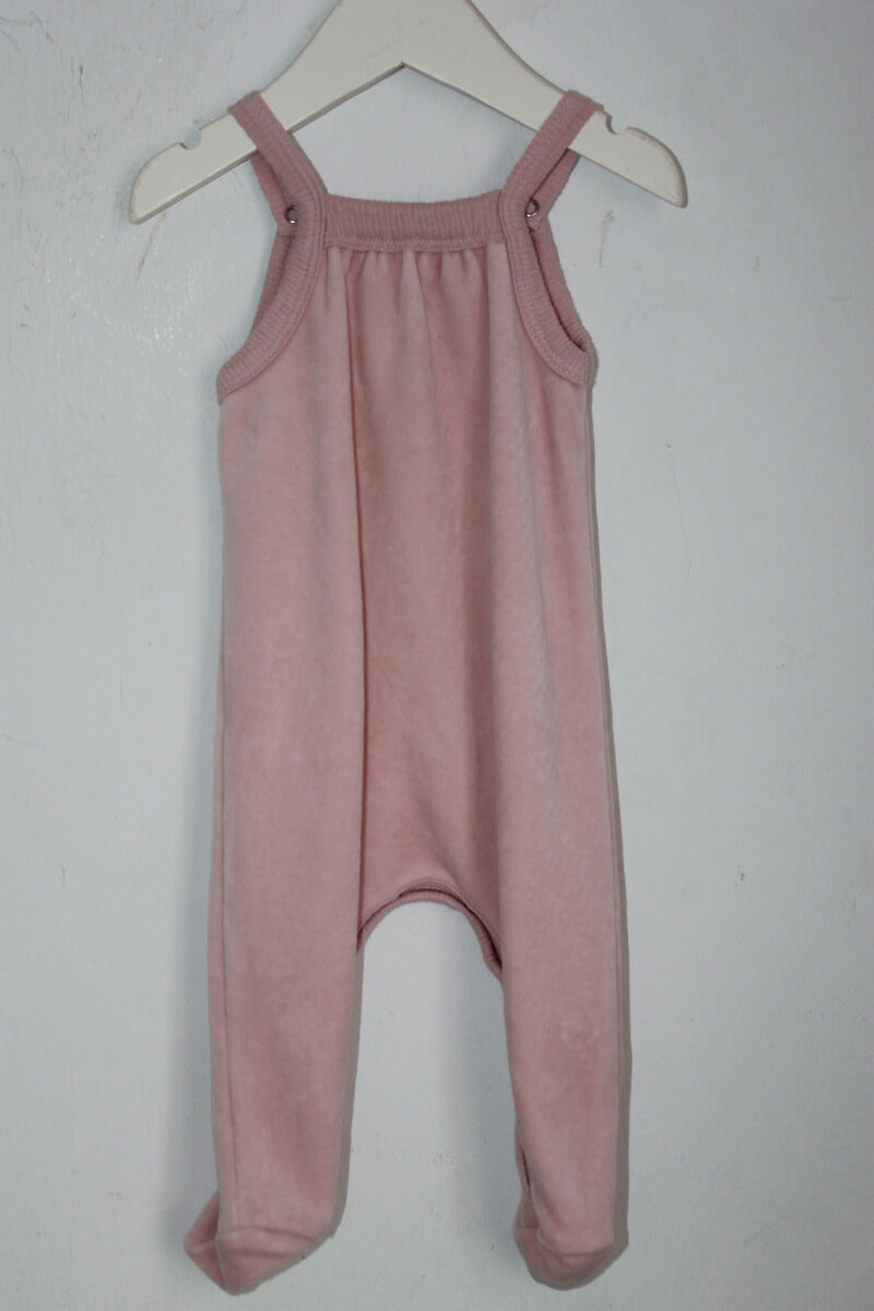 tweedehands mouwloze poederroze zachte velours playsuit met voetjes in maat 62 van petit bateau