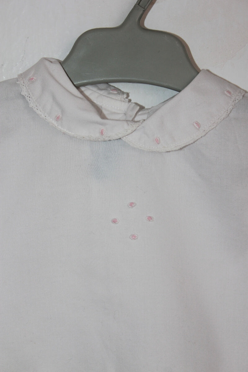 tweedehands katoenen witte blouse met roze details en lange mouwen in maat 62 van Cyrillus