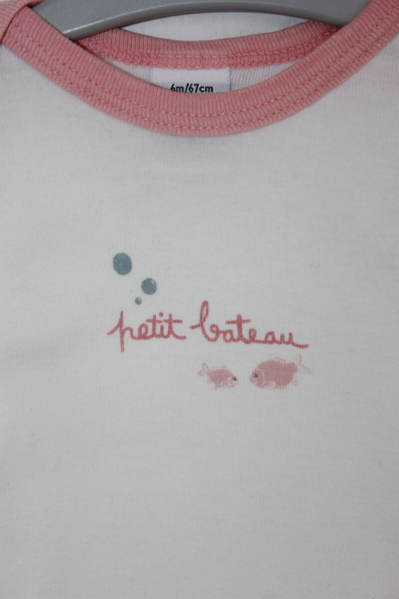 tweedehands katoenen witte romper met roze details en lange mouwen in maat 68 van petit bateau