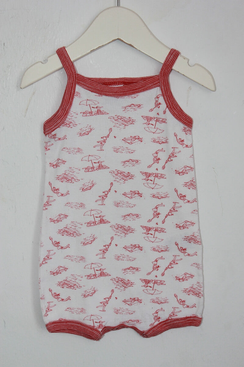 tweedehands katoenen wit met rode mouwloze playsuit in maat 68 voor een baby meisje van petit bateau