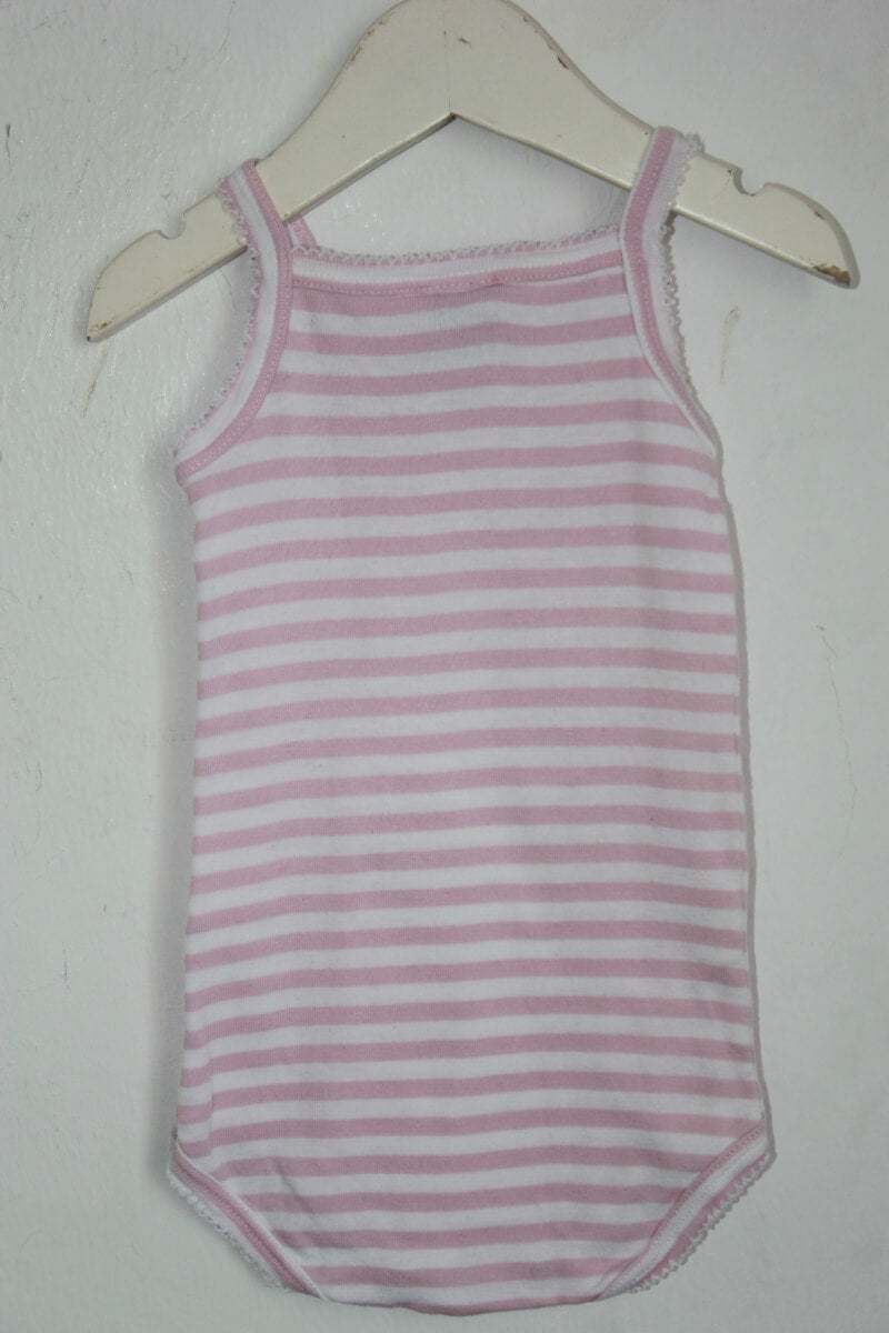 tweedehands mouwloze roze en wit gestreepte romper in maat 68 van petit bateau