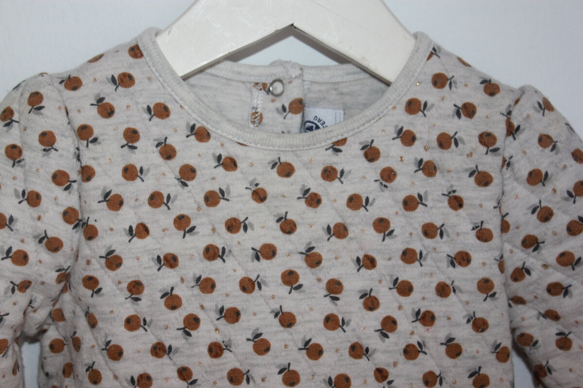 tweedehands grijze jurk met lange mouwen en mosterdgele appeltjes in maat 80 van petit bateau
