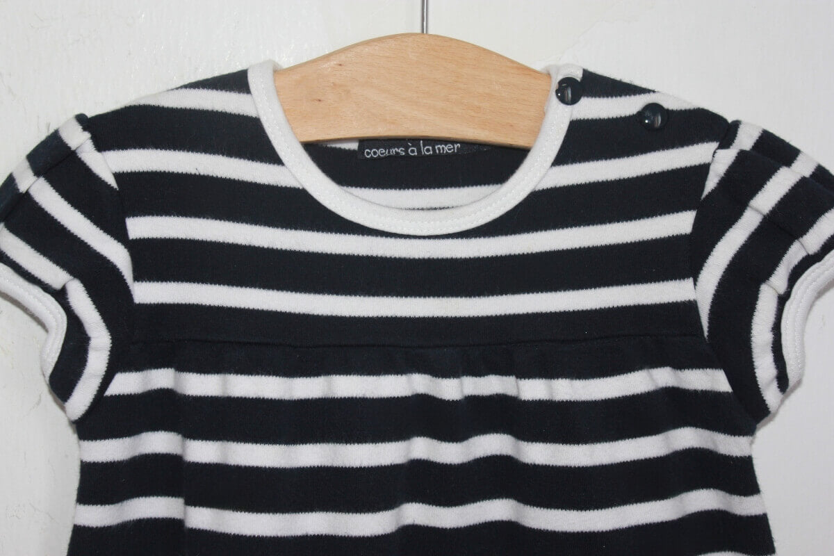 preloved donkerblauw en wit gestreept t-shirt maat 86 baby meisje van Les petits coeurs a la mer