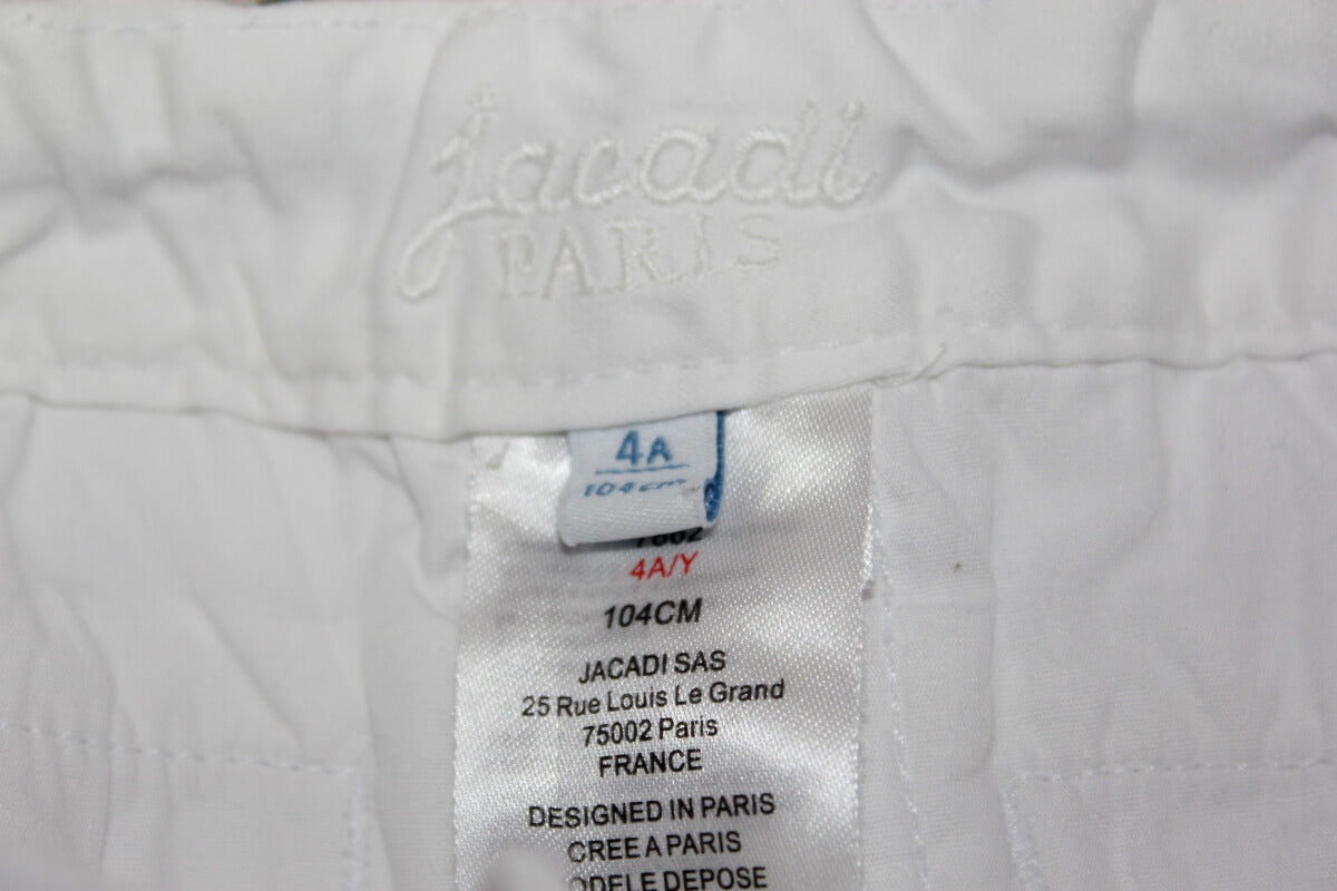 tweedehands witte korte broek voor een meisje in maat 104 van jacadi. De taille is verstelbaar