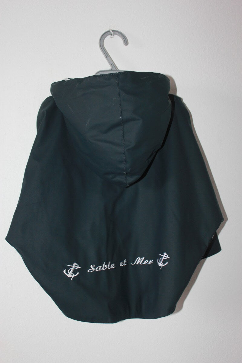 donkerblauw-witte-regencape-maat-62-baby-sable-et-mer