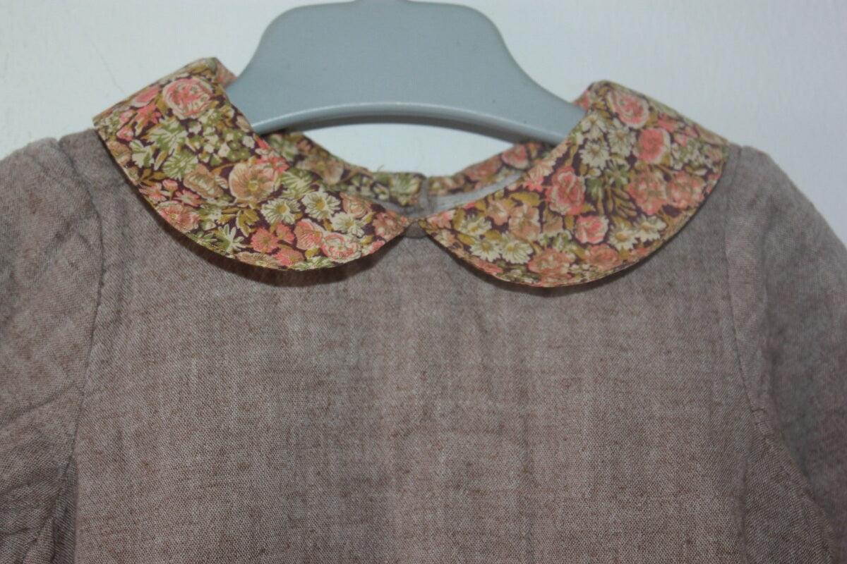 tweedehands bruine blouse met lange mouwen en liberty kraagje in maat 56 voor een baby meisje van jacadi