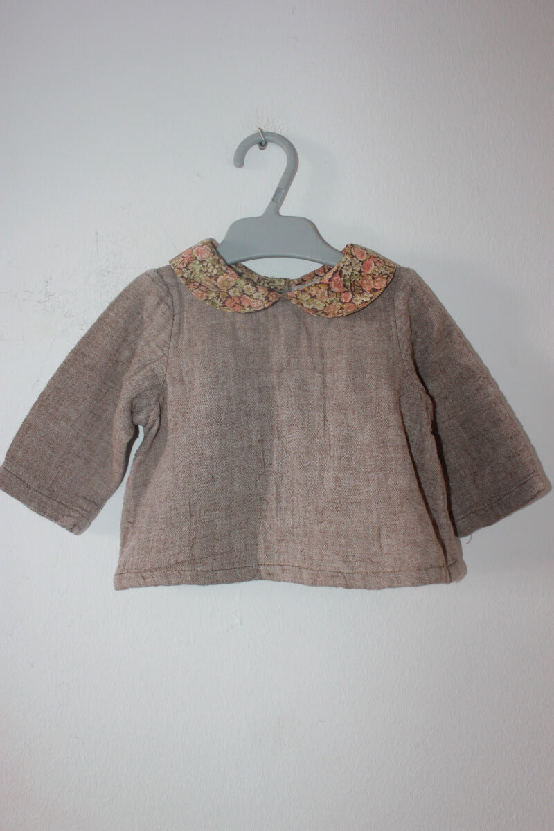 tweedehands bruine blouse met lange mouwen en liberty kraagje in maat 56 voor een baby meisje van jacadi