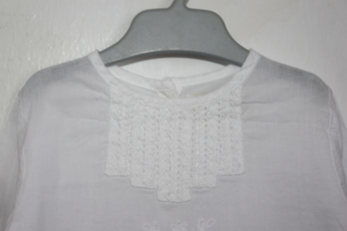 tweedehands katoenen witte blouse met lange mouwen in maat 62 voor een baby meisje van bonnet a pompon