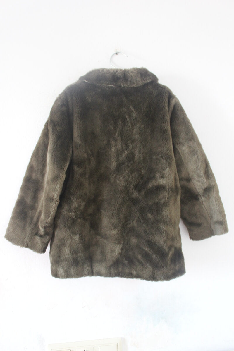 tweedehands donkergroene fake fur jas van bonpoint maat 110-116 voor een meisje