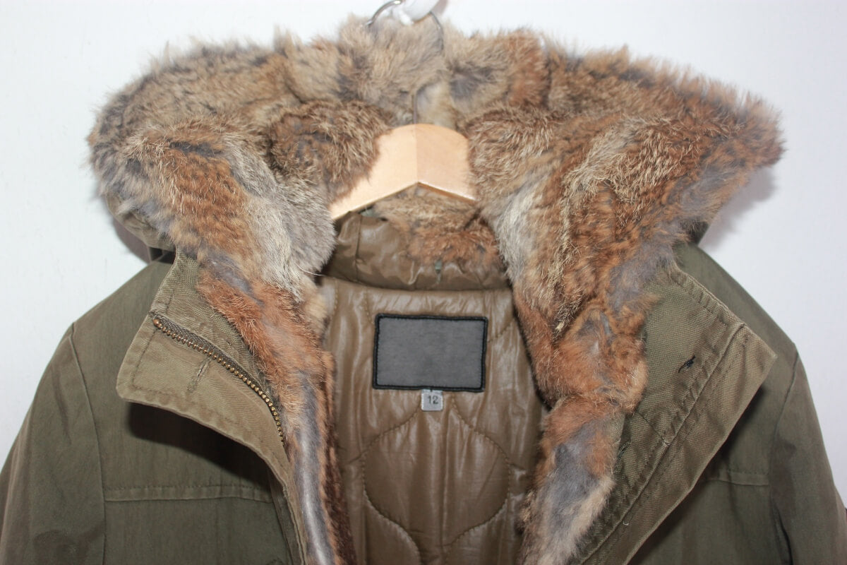 tweedehands unisex legergroene winterjas met bont van bonpoint in maat 152