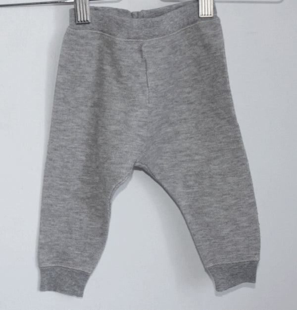 tweedehands unisex lichtgrijs joggingpak in maat 62-68 van bonpoint