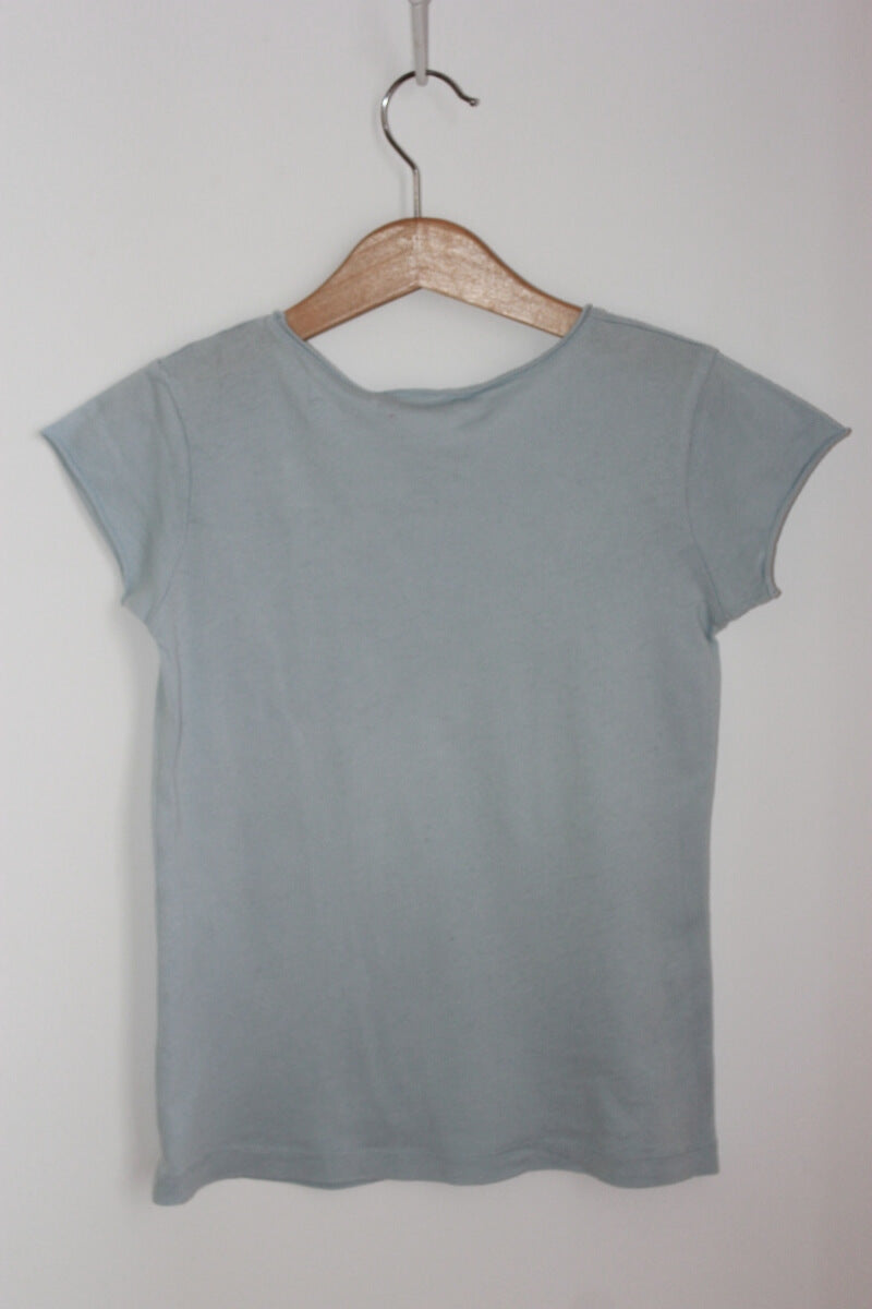 tweedehands lichtblauw t-shirt met korte mouwen van bonpoint in maat 122 voor een meisje