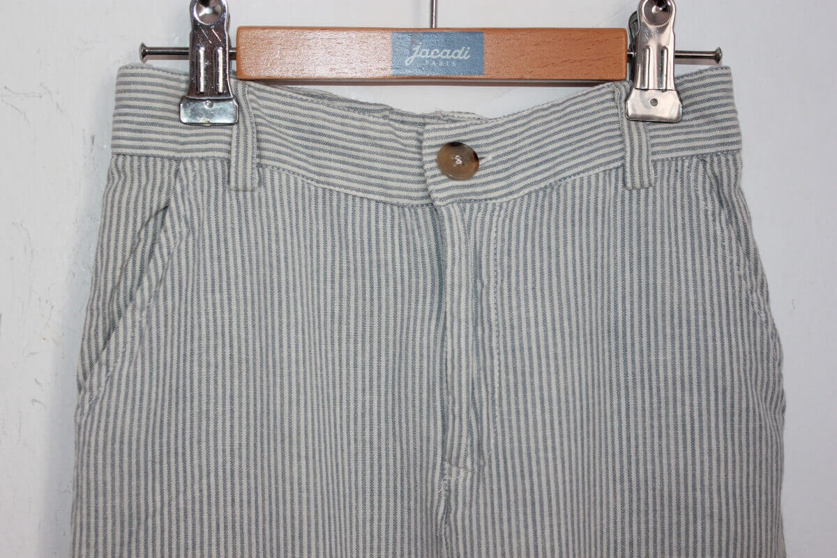 tweedehands katoenen zomerse gestreepte lange broek maat 140 voor een jongen van eden et victor