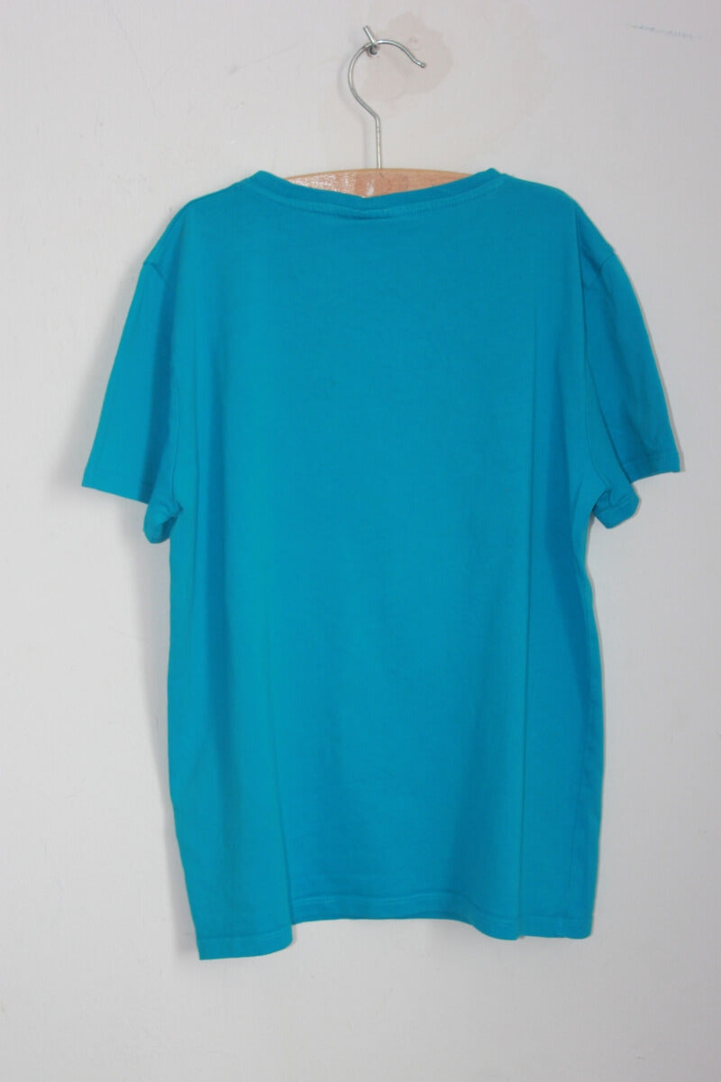 Tweedehands katoenen blauw t-shirt met een tijgerkop in gouden pailletten, maat 134 van fish and chips