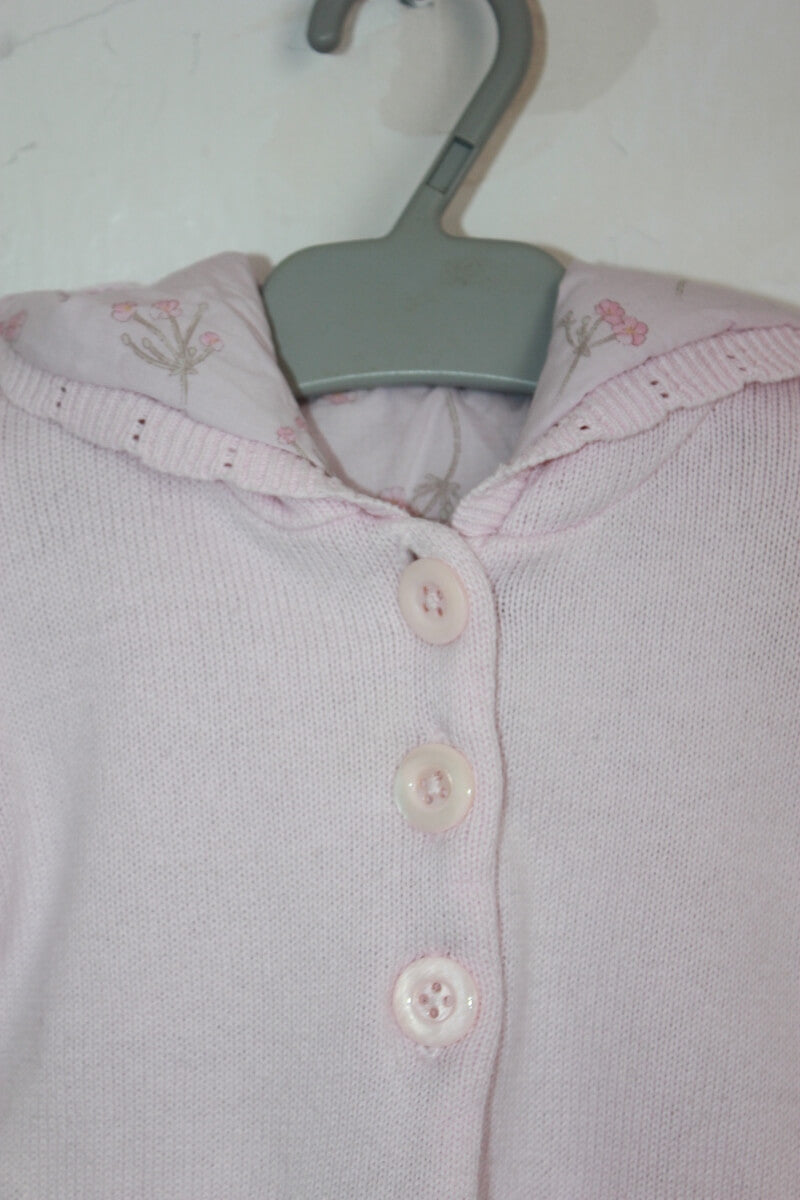 tweedehands katoenen gebreide roze jas met capuchon in maat 62 voor een baby meisje van jacadi
