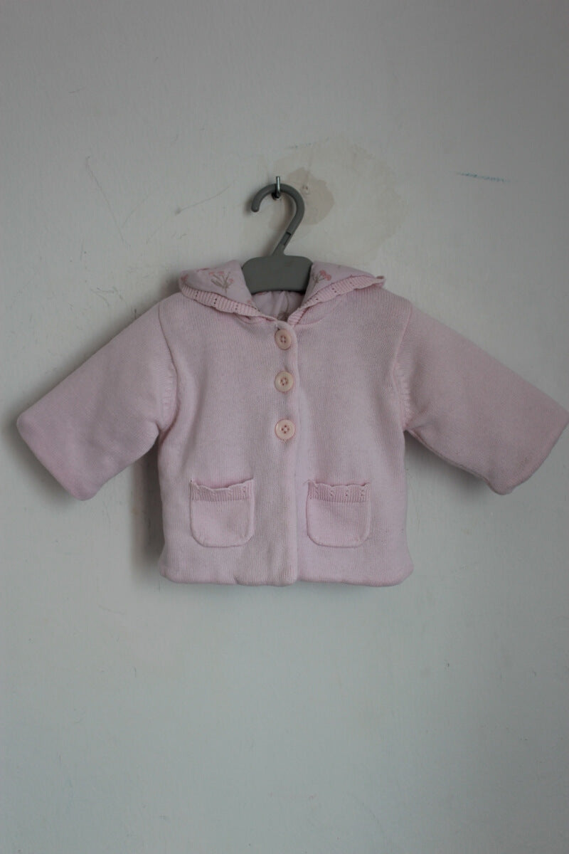 tweedehands katoenen gebreide roze jas met capuchon in maat 62 voor een baby meisje van jacadi