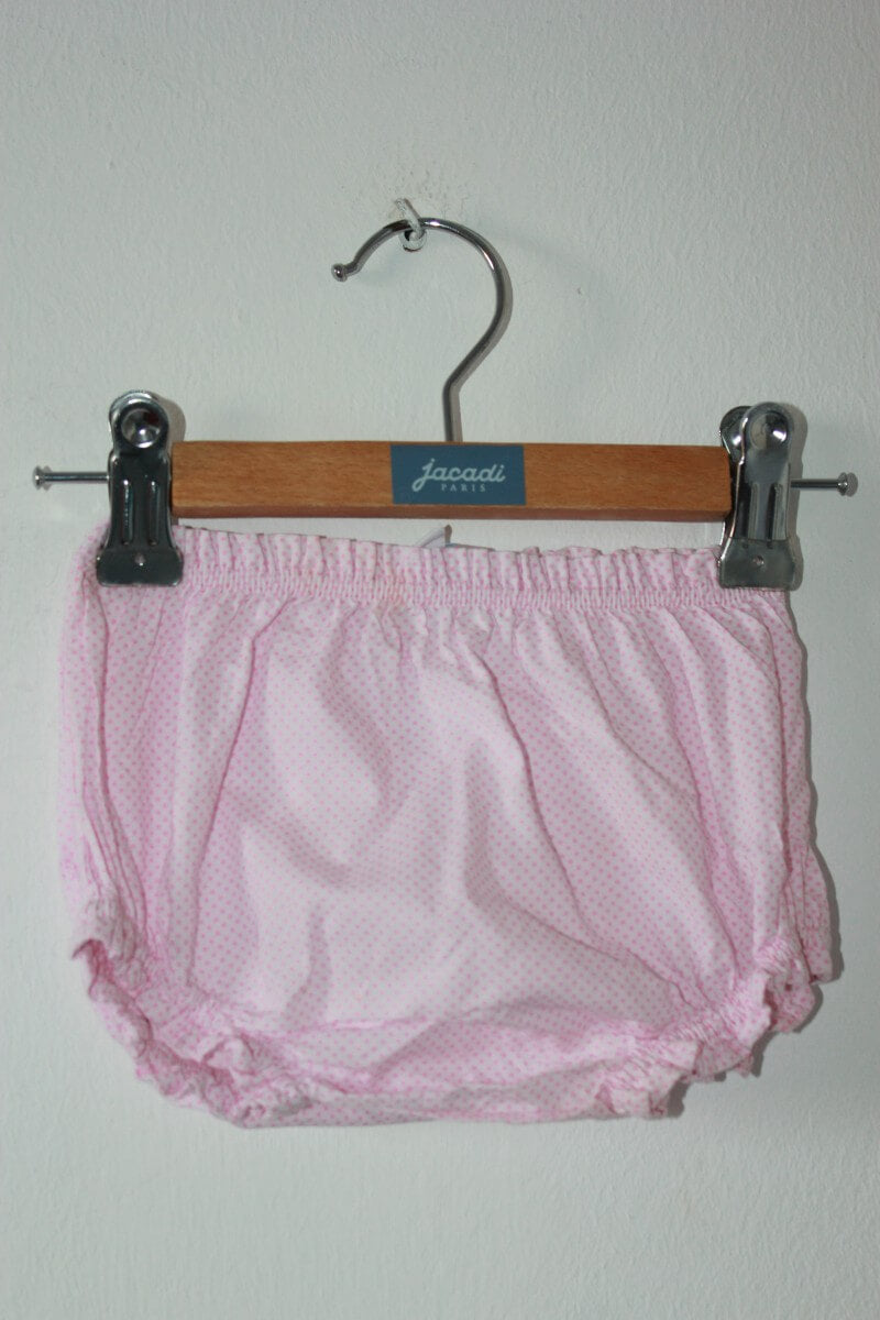 tweedehands katoenen zomerse gesmockte witte jurk met roze stipjes-bloomer en korte mouwen in maat 62 van jacadi