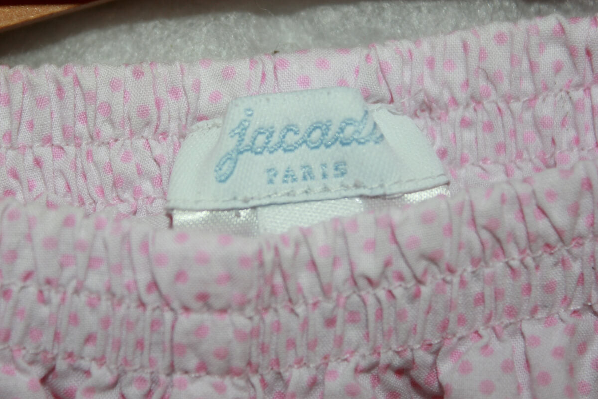 tweedehands katoenen witte lange broek met roze stipjes in maat 62 voor een baby meisje van jacadi