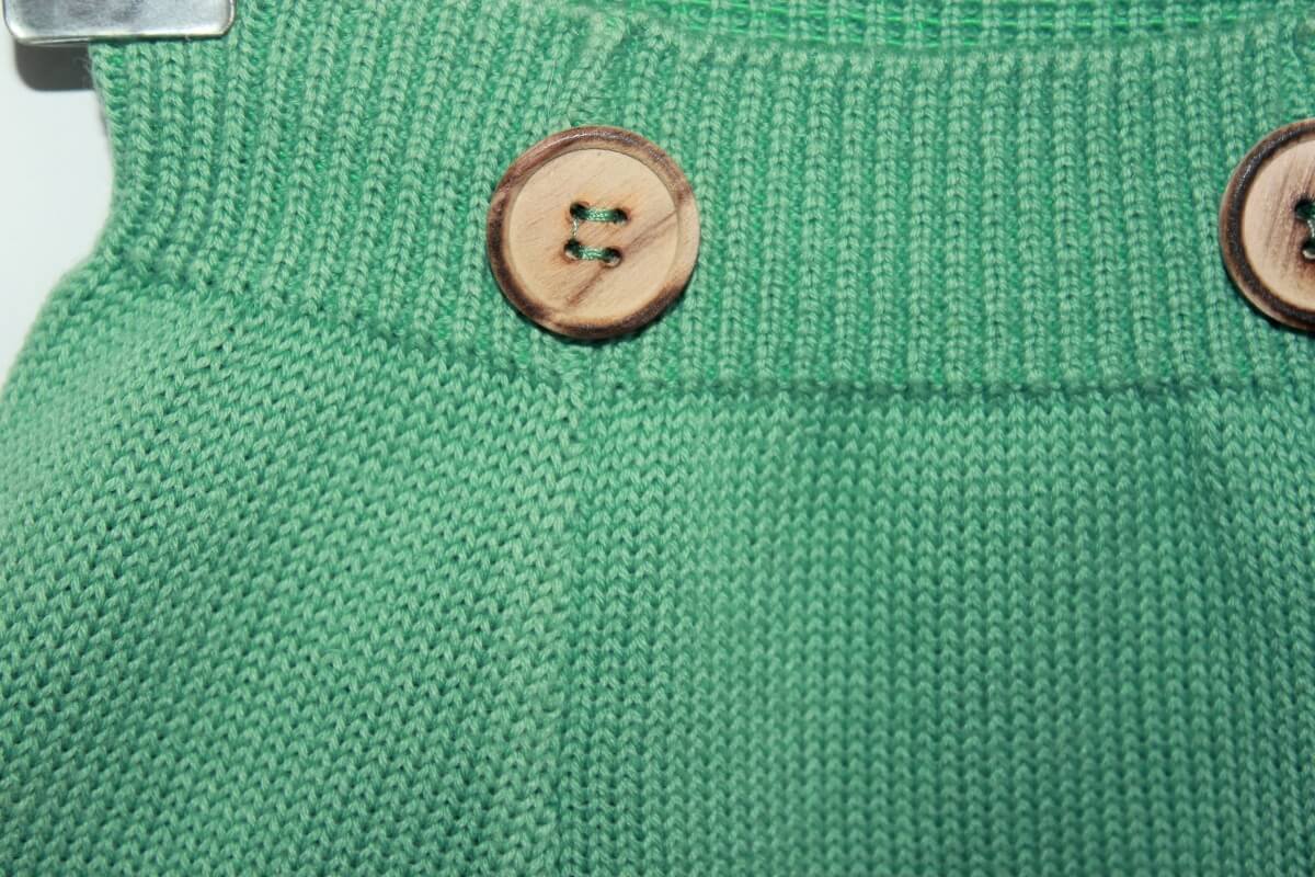 tweedehands katoenen groene gebreide korte broek in maat 62 voor een meisje van neck & neck