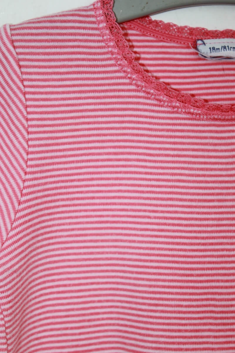 tweedehands katoenen roze en wit gestreept t-shirt met korte mouwen in maat 80 van petit bateau