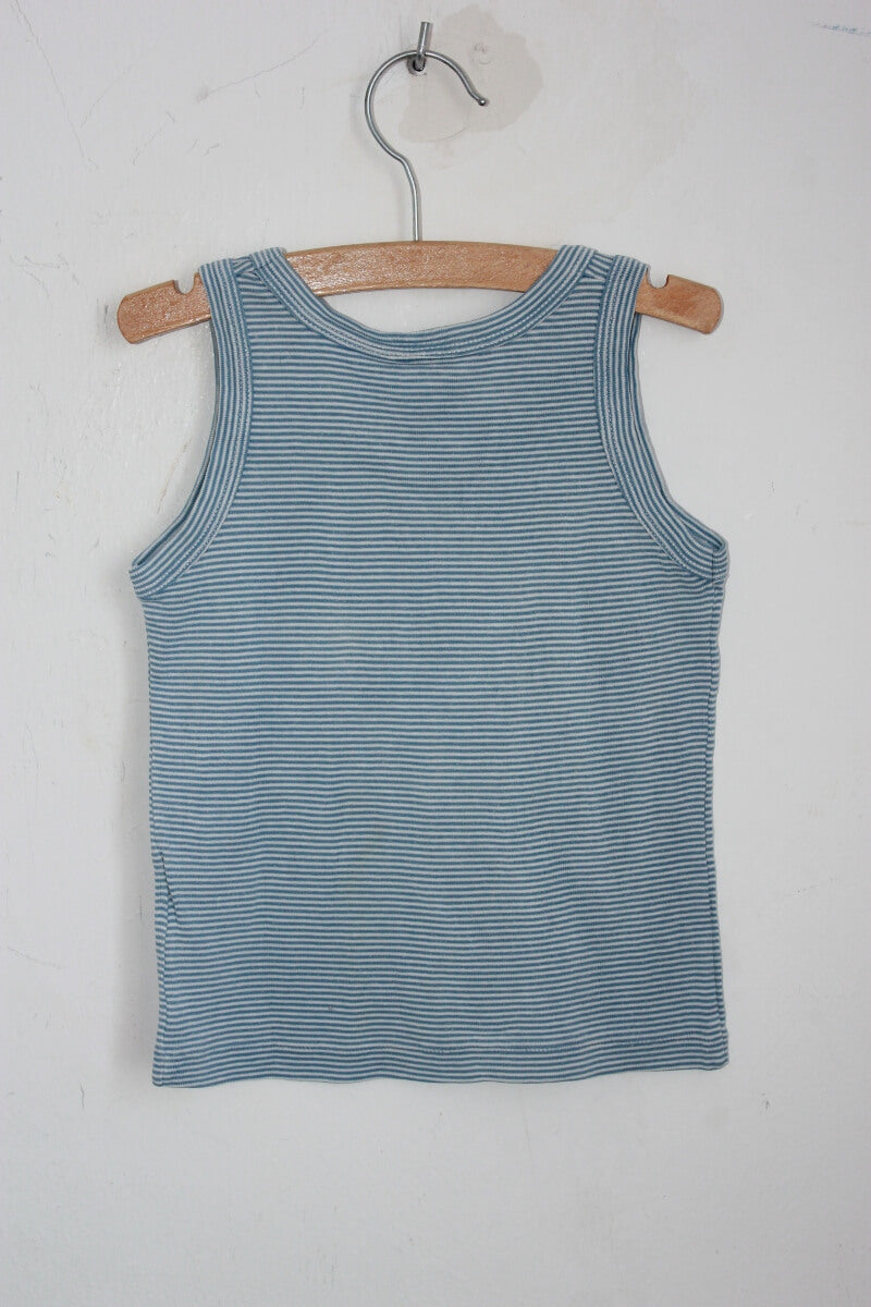 tweedehands katoenen blauw met wit gestreept mouwloos shirtje in maat 98 voor een jongen van petit bateau