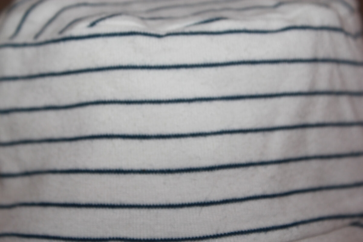 tweedehands unisex wit met donkerblauw gestreepte katoenen zonnehoed van petit bateau in maat 80