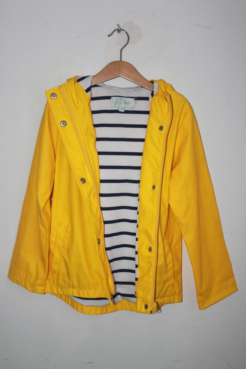 tweedehands gele unisex regenjas met capuchon in maat 128 van fitsme