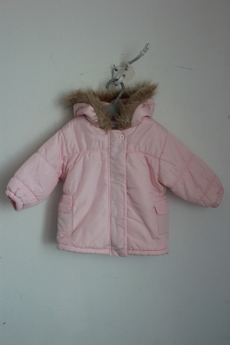 tweedehands roze winterjas met capuchon in maat 74 voor een baby meisje van jacadi