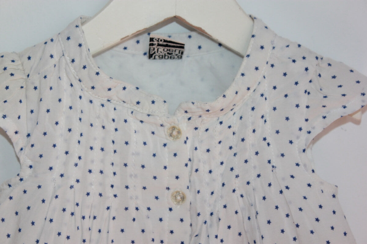 tweedehands ecru blouse met blauwe sterretjes en korte mouwen in maat 62 voor een baby meisje van tao