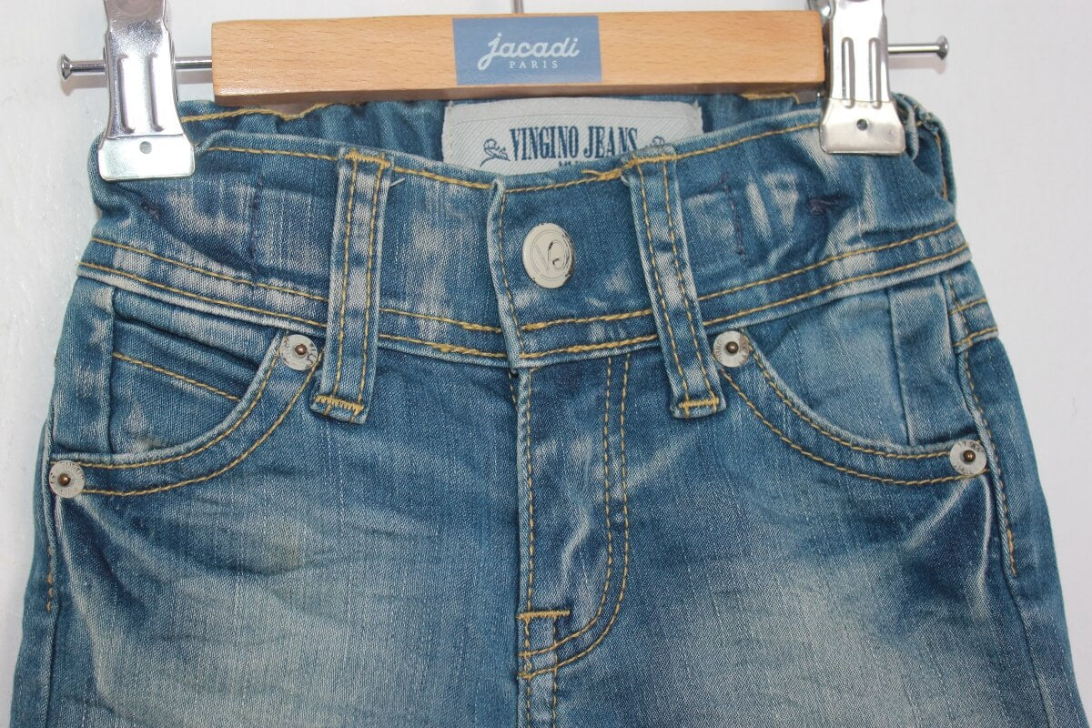 tweedehands denim korte broek in maat 86-92 van vingino voor een meisje
