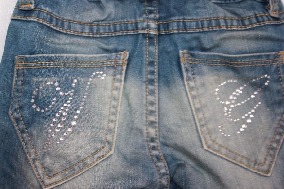 tweedehands denim korte broek in maat 86-92 van vingino voor een meisje