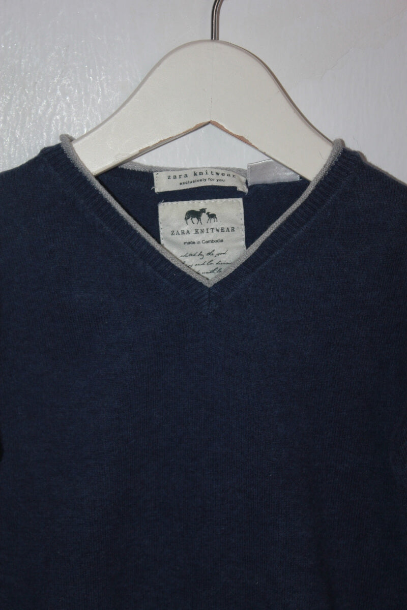 tweedehands blauwe trui met v-hals van zara maat 80 voor een jongen