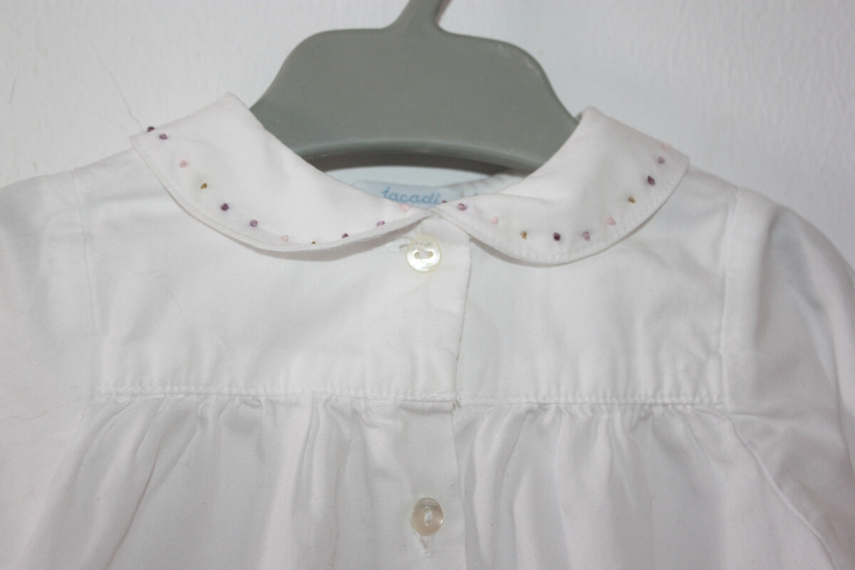 tweedehands witte katoenen blouse met lange mouwen van jacadi in maat 68 voor een baby meisje