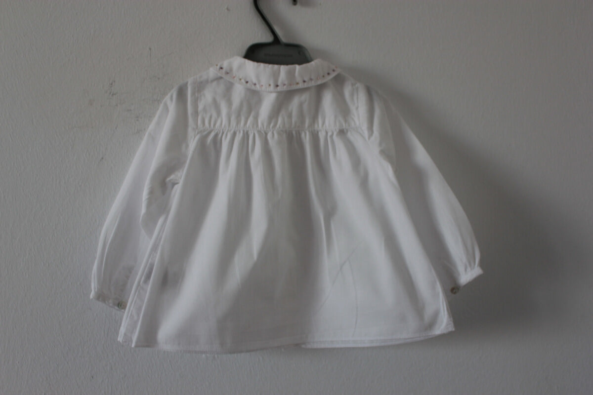 tweedehands witte katoenen blouse met lange mouwen van jacadi in maat 68 voor een baby meisje