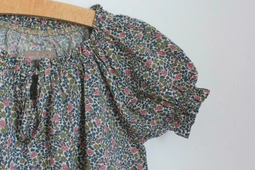 tweedehands zomerse liberty blouse in multicolour met korte mouwen, maat 98-104 voor een meisje van emile et ida