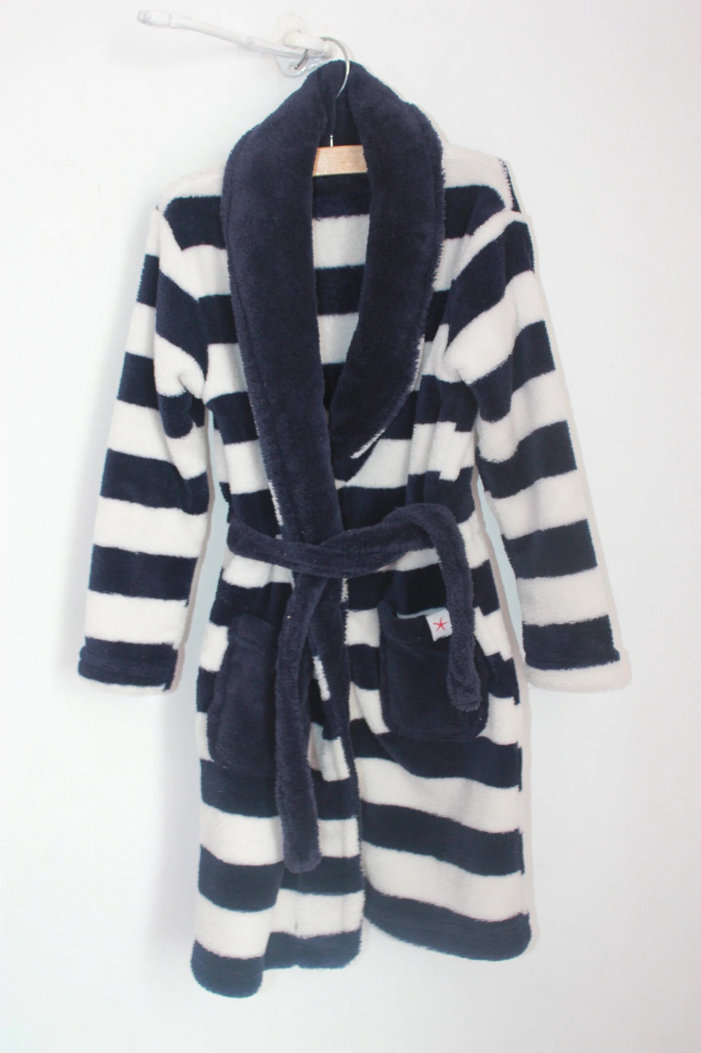 tweedehands donkerblauw met wit gestreepte jacadi badjas in maat 110