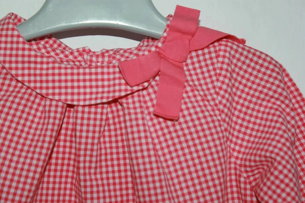tweedehands roze met wit katoenen geruite blouse van jacadi met lange mouwen in maat 68 voor een baby meisje
