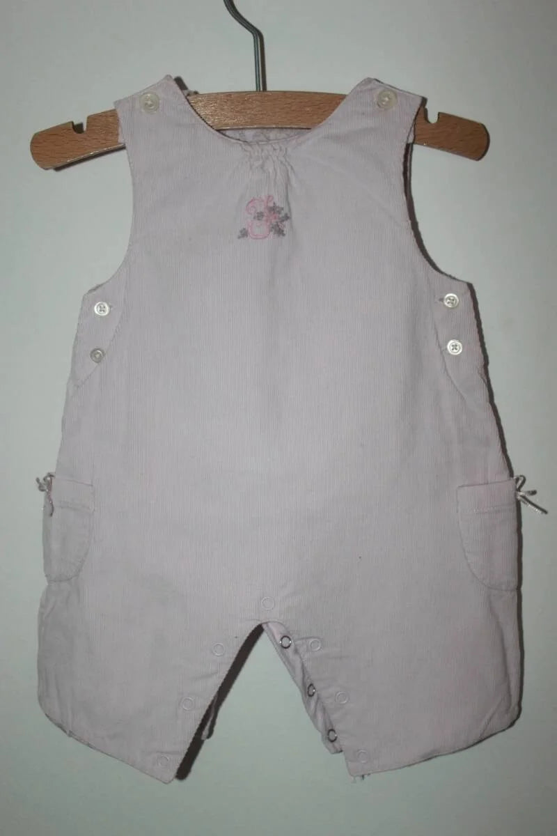 tweedehands katoenen roze ribfluwelen mouwloze jumpsuit van jacadi in maat 62 voor een baby meisje