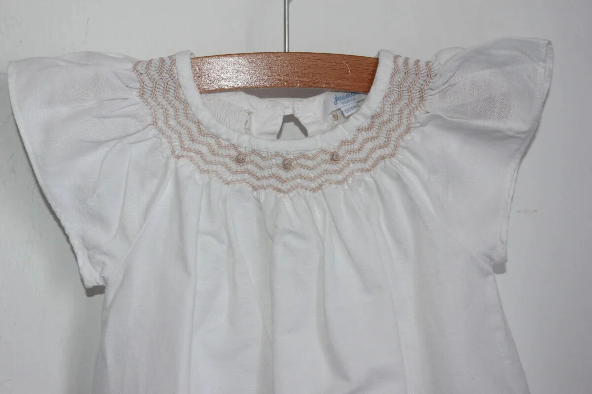 tweedehands zomerse ecru met beige gesmokte linnen jurk met korte mouwen van jacadi in maat 98