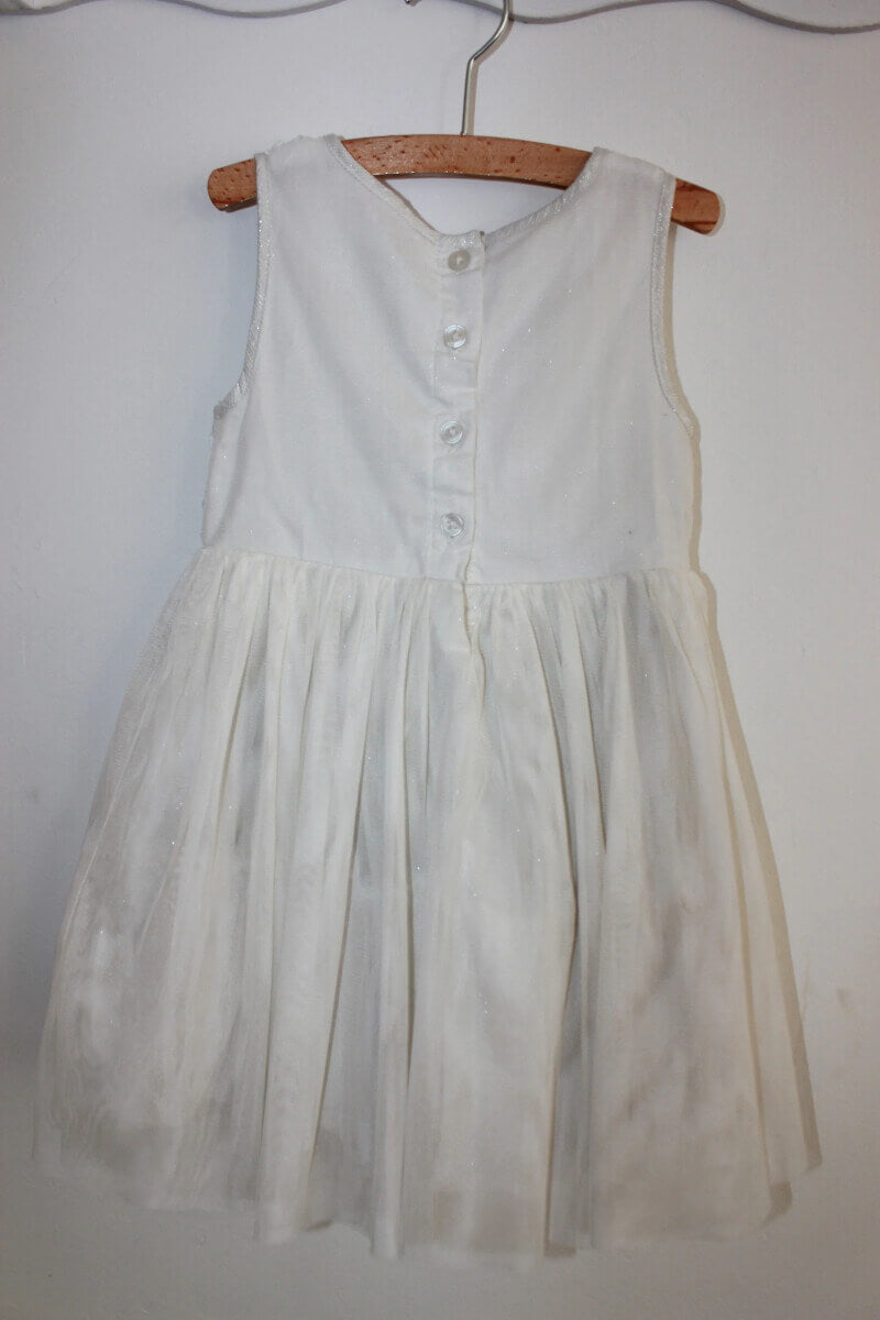 tweedehands mouwloze creme feestelijke jurk met tule van jacadi in maat 98