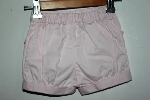 tweedehands roze katoenen korte broek van jacadi in maat 68 voor een baby meisje
