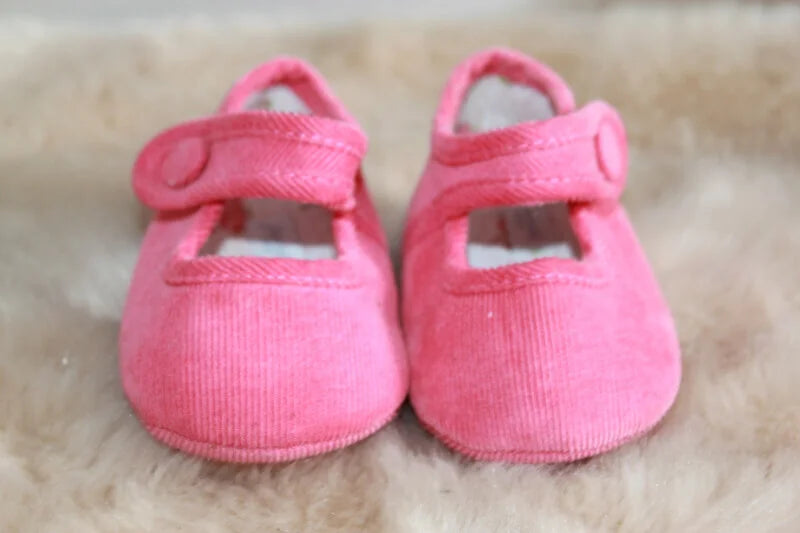 tweedehands koraalroze stoffen schoentjes van jacadi in maat 16 voor een baby meisje